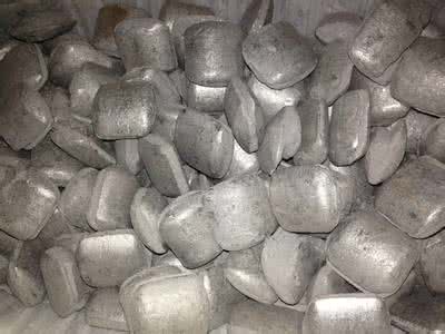 一位發(fā)言人表示，巴西淡水河谷（Vale）正在重新評估其在新喀里多尼亞虧損的鎳業(yè)務(wù)，這是上月新上任的首席執(zhí)行官Fabio Schvartsman對表現(xiàn)不佳資產(chǎn)進行廣泛考核的一部分。